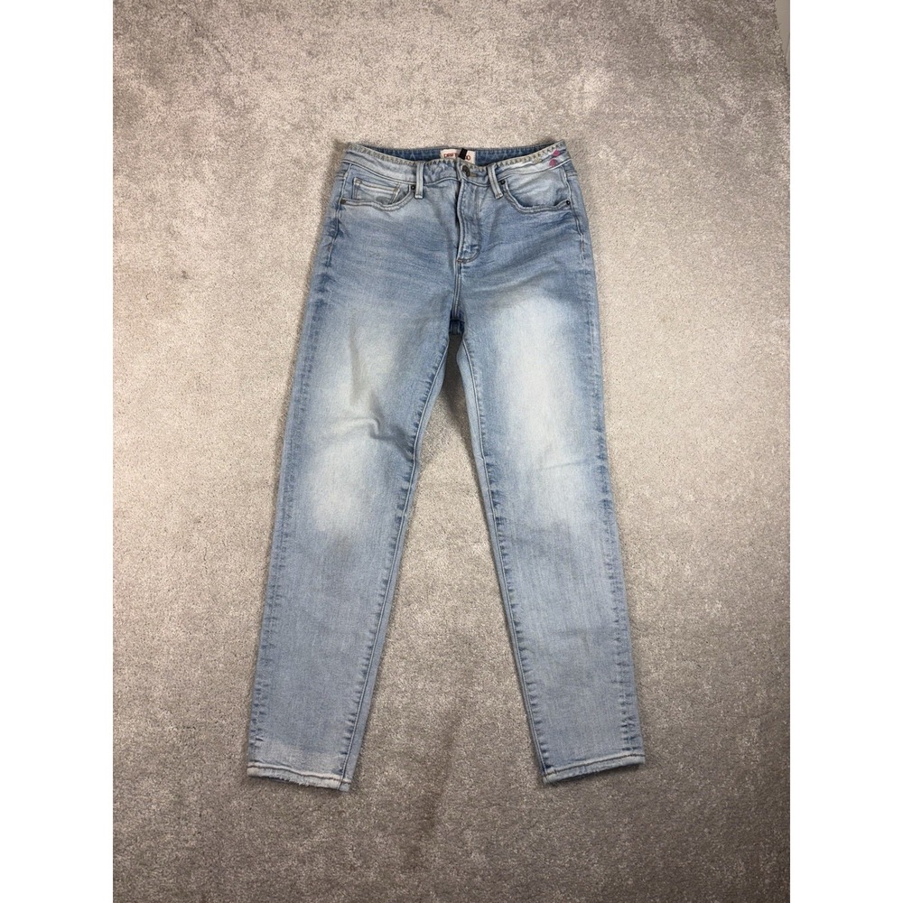 Driftwood Gizelle Embroidered Jeans 26x27 Light Wash